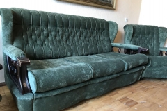 Перетяжка и ремонт дивана и кресла в мастерской