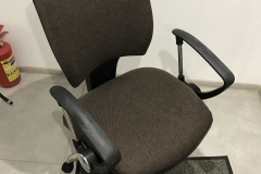 Обивка и перетяжка офисного кресла